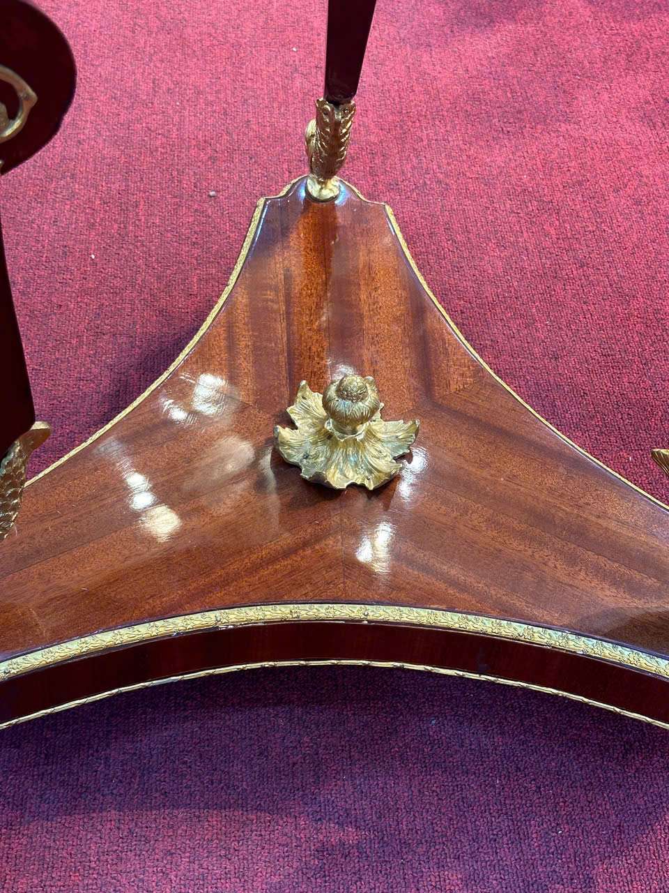 &nbsp;Bàn Độc Vip Pháp Cổ Điển [TH3355]